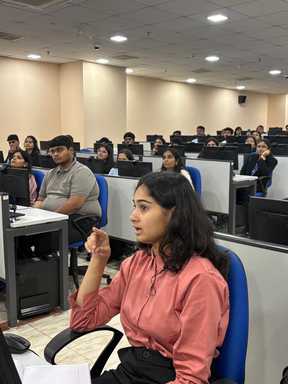 Students learning social media, SEO and performance marketing at Web AI Academy in Thane West